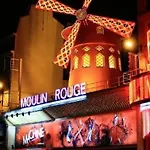 钟楼巴黎东巴诺雷门酒店 酒店