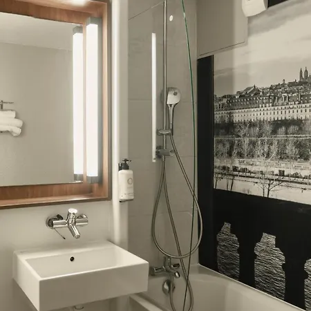Hotel Campanile Prime - Paris - Porte De Bagnolet 3*