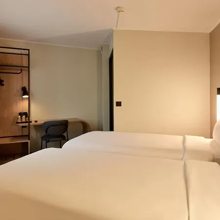 Campanile Prime - Paris - Porte De